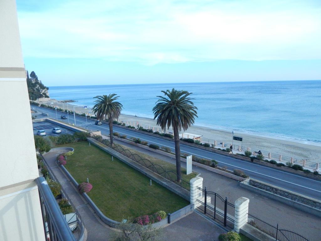 Residence La Perla Finale Ligure Bagian luar foto