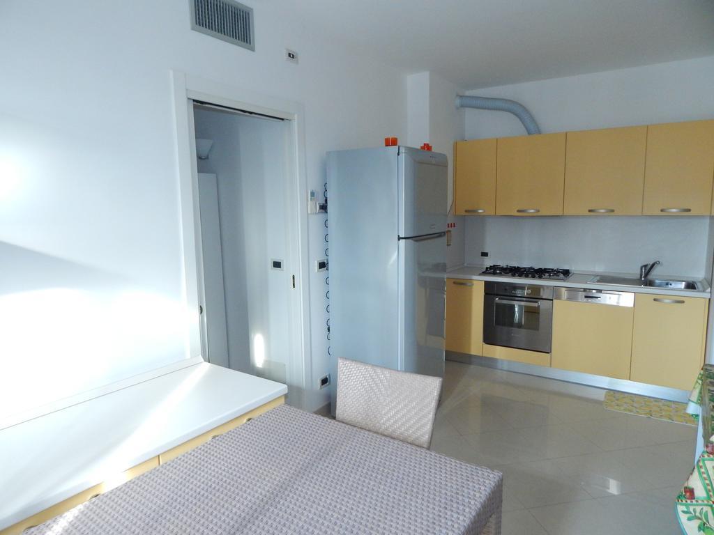 Residence La Perla Finale Ligure Ruang foto
